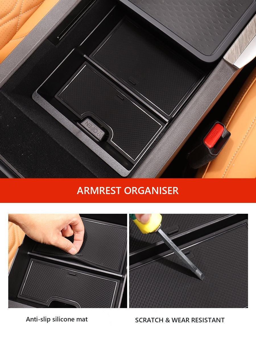 Storage box in the armrest Tank 500 – image 4