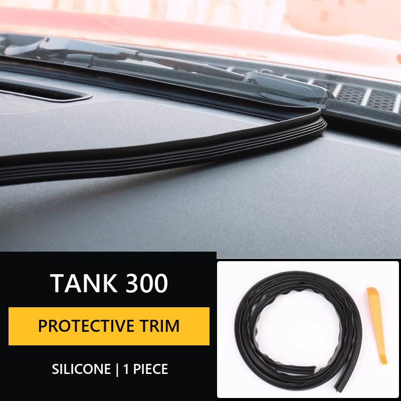 Protective overlay on the centre console Tank 300