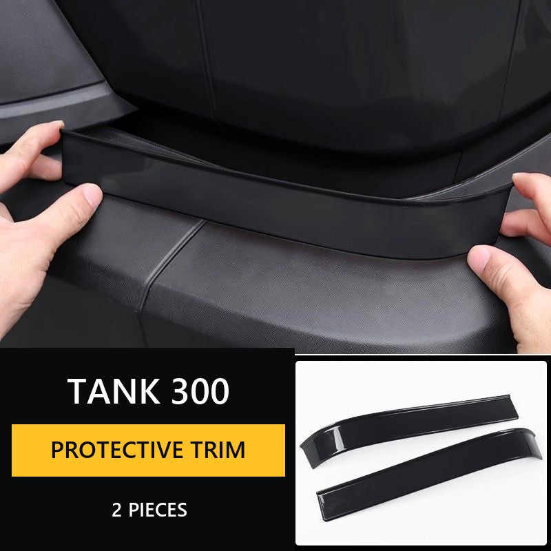 Protective lining on the rear corner of Tank 300 – image 7#Colour_Black