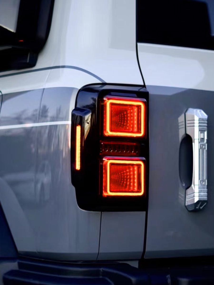 Tunnel taillight for Tank 300 with LED streaming turner – product image 8