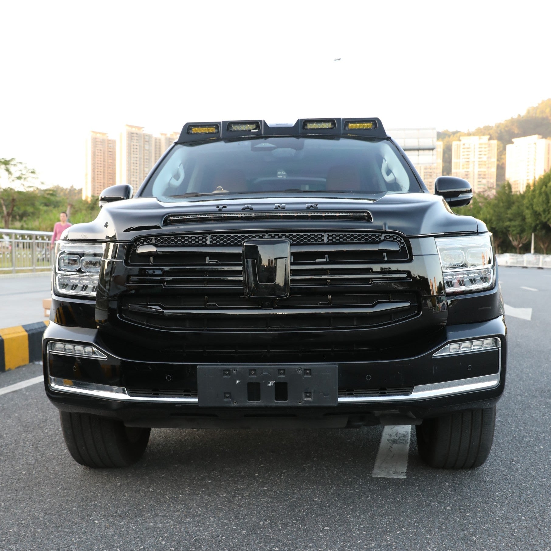 Tank 500 Hybrid Black Warrior Kit Body Surround Modification