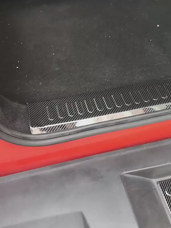 Rear Tailgate Sill Scuff Plates for GWM Tank 300 – 2-Piece Set – product and fitment demonstration