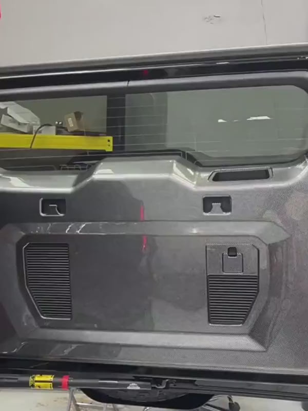 Carbon-look tailgate panel protector for GWM Tank 400 – fitment demonstration