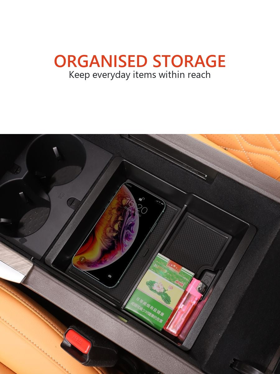 Storage box in the armrest Tank 500 – image 5