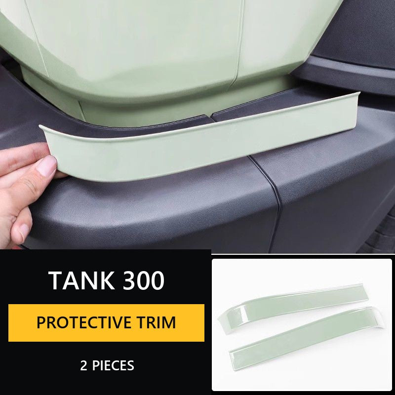 Protective lining on the rear corner of Tank 300#Colour_Green
